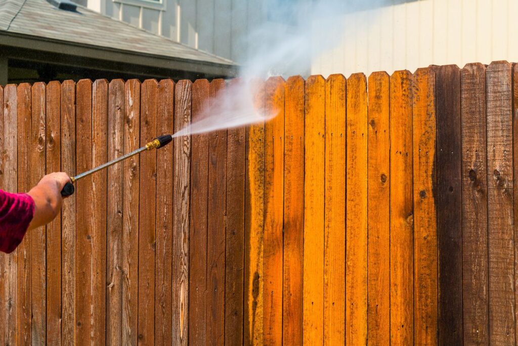 fence and deck cleaning in windsor ontario